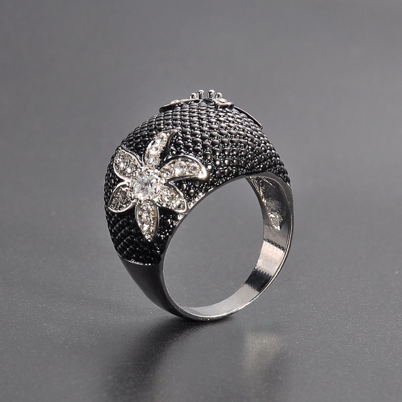 Jewelry - Cluster CZ Flower Black Beaded Silver Fashion Ring